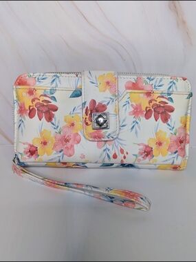Floral Wristlet Multi Pocket Zip & Snap Wallet in White, Yellow & Pink